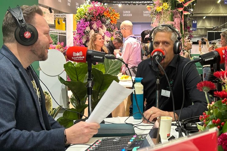 Gesprek op de Trade Fair... 50 jaar Holstein en Riza